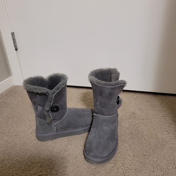 Ugg boots - Picture 2 of 5